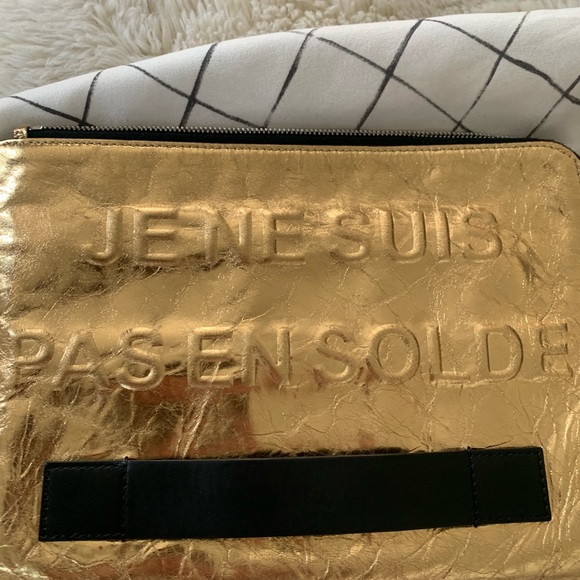 Authentic CHANEL clutch - Picture 11 of 15